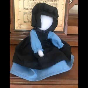 ❤️ Rare handmade Amish girl doll